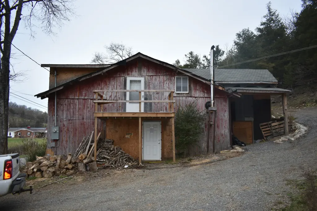 256 Maggart Road Elmwood TN 38560