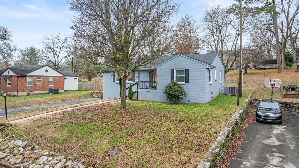 808 3rd Avenue Fayetteville TN 37334