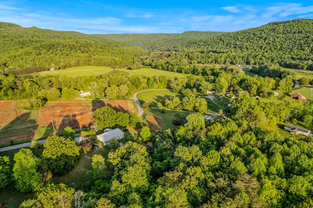 2000 Myers Cove Road Mcminnville TN 37110