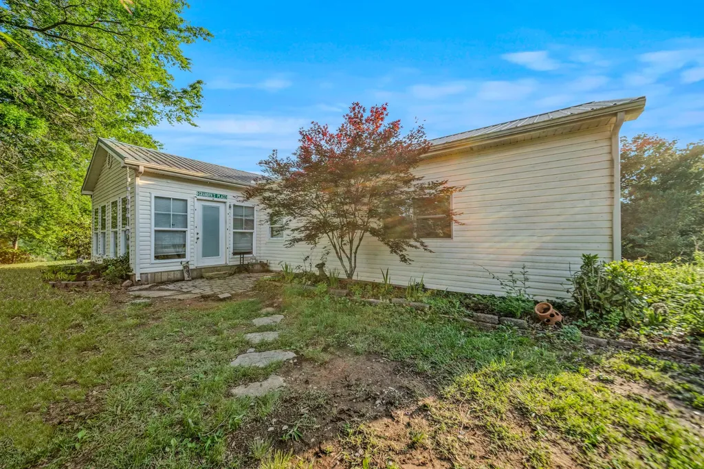 2000 Myers Cove Road Mcminnville TN 37110