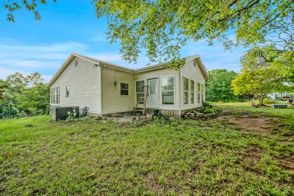 2000 Myers Cove Road Mcminnville TN 37110
