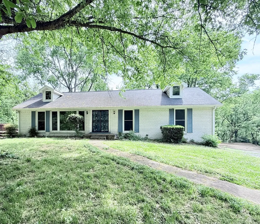 5090 Blue Hole Road Antioch TN 37013