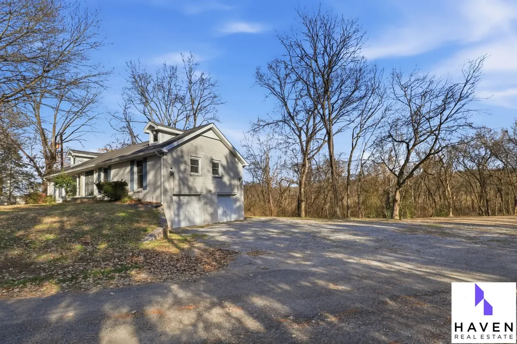 5090 Blue Hole Road Antioch TN 37013