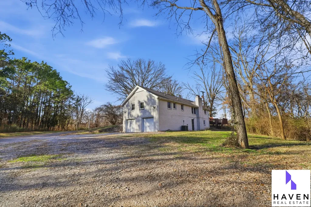 5090 Blue Hole Road Antioch TN 37013