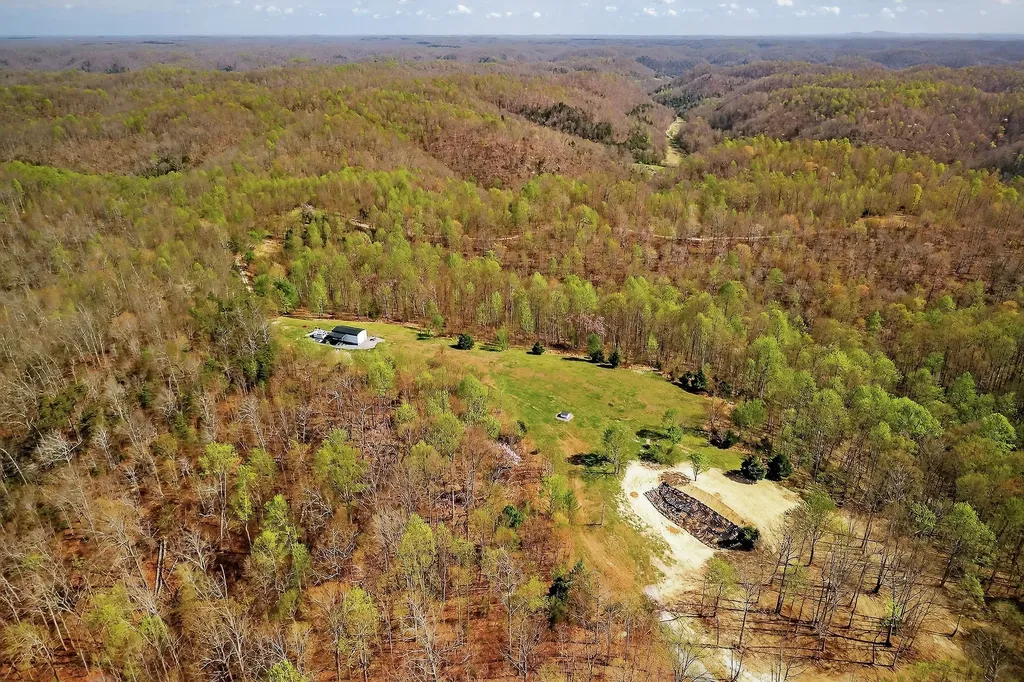 1772 S Fork Road Whitleyville TN 38588