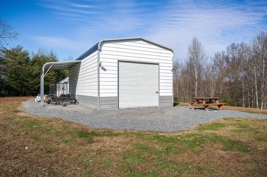 1772 S Fork Road Whitleyville TN 38588