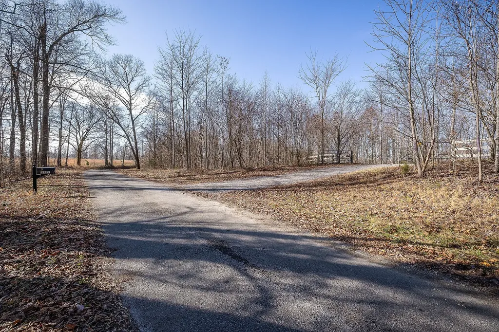 1772 S Fork Road Whitleyville TN 38588
