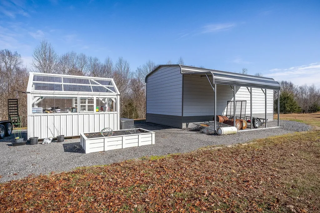 1772 S Fork Road Whitleyville TN 38588