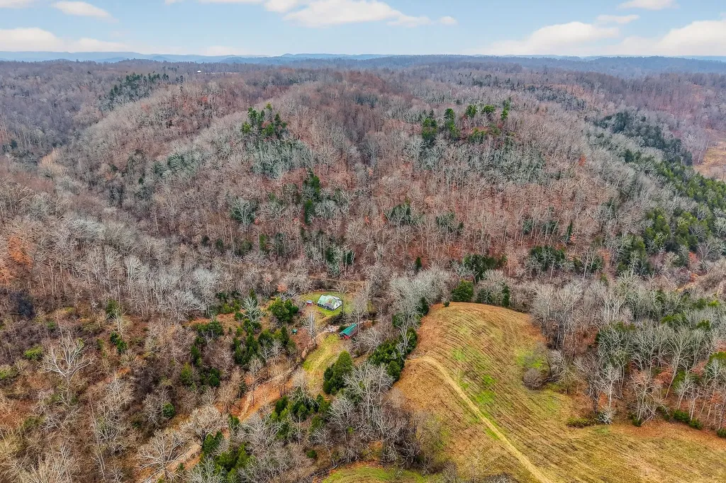 2578 Pea Ridge Road Liberty TN 37095
