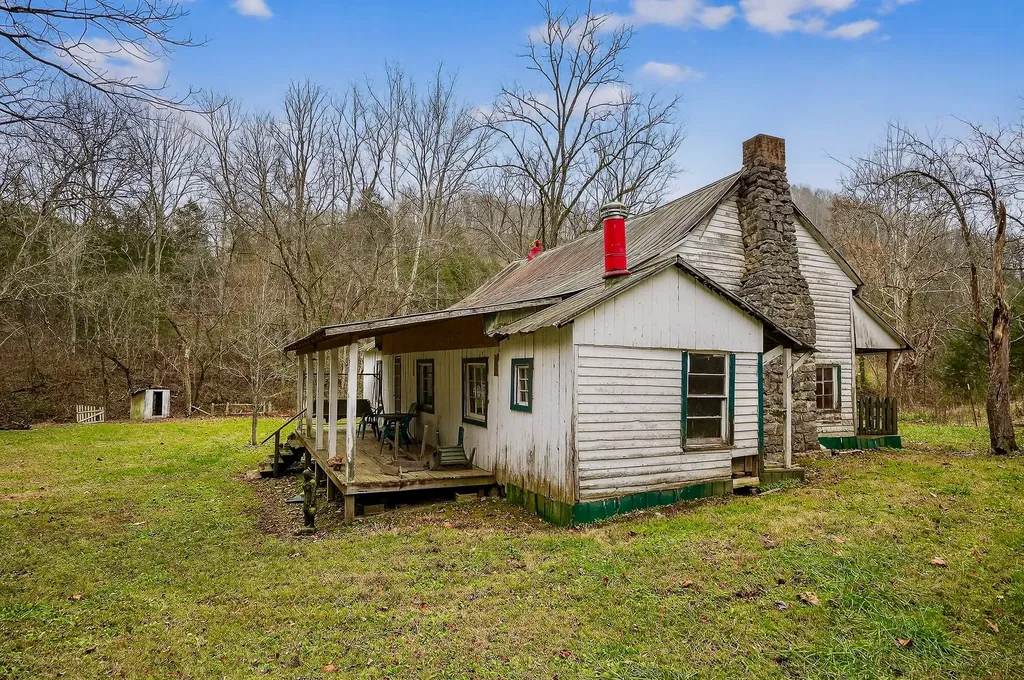 2578 Pea Ridge Road Liberty TN 37095