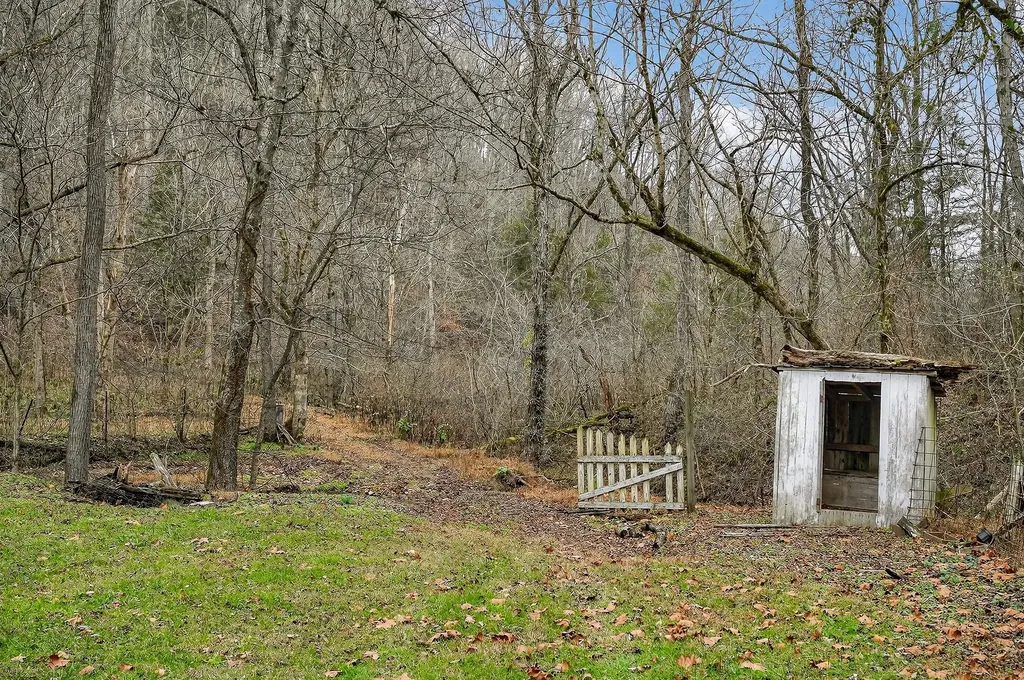 2578 Pea Ridge Road Liberty TN 37095