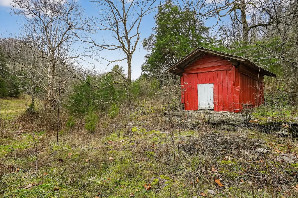 2578 Pea Ridge Road Liberty TN 37095