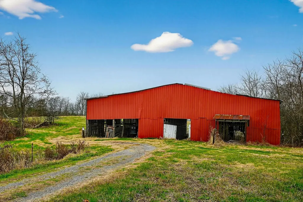 2578 Pea Ridge Road Liberty TN 37095