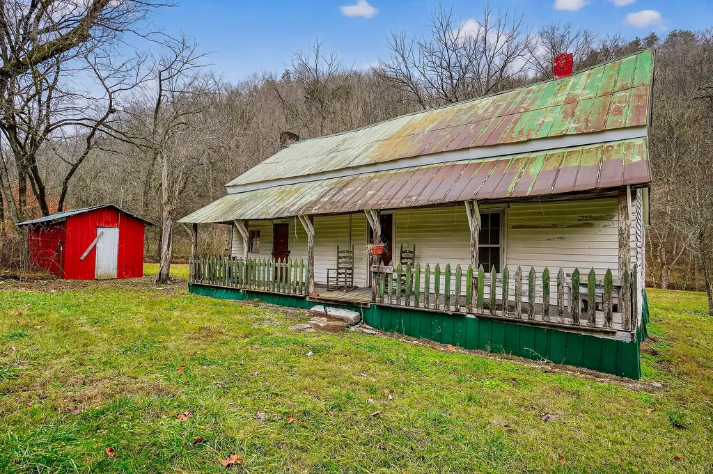 2578 Pea Ridge Road Liberty TN 37095