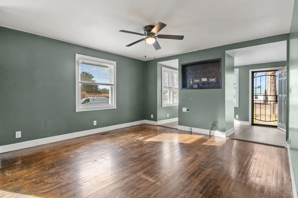 202 Parkway, W Dickson TN 37055