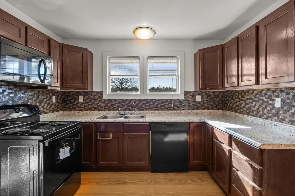 202 Parkway, W Dickson TN 37055