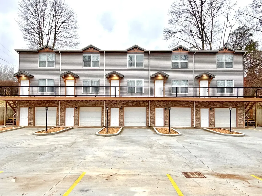 511 Glenstone Springs Drive Clarksville TN 37043