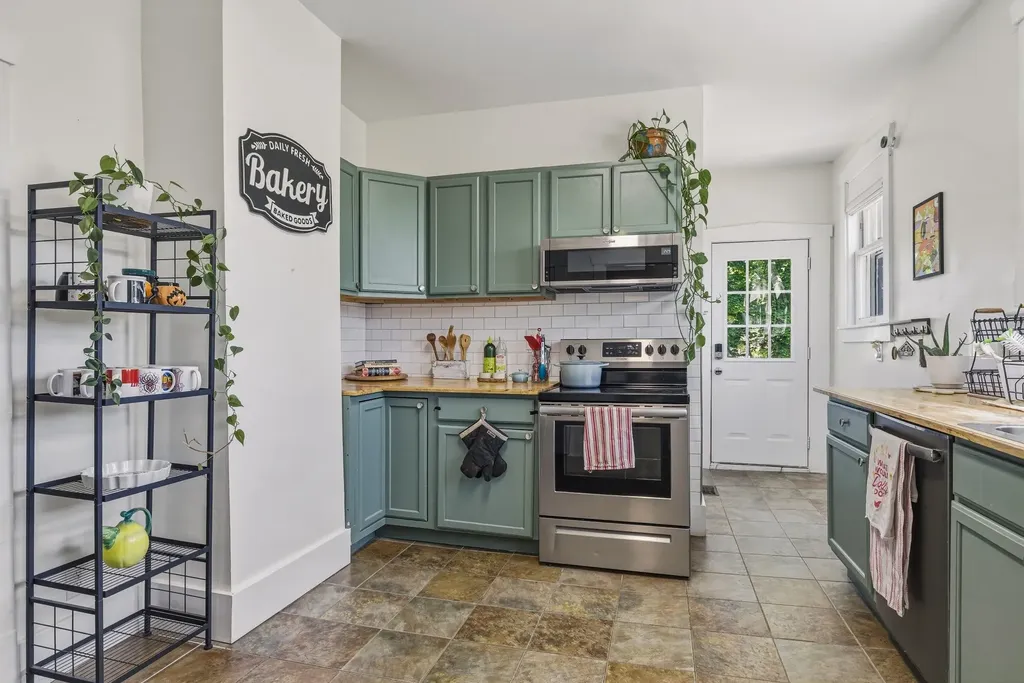 610 5th Ave, W Springfield TN 37172