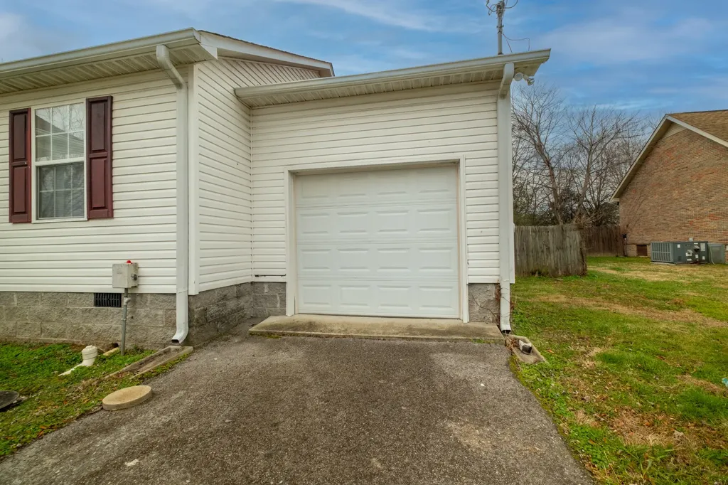 117 Carter Blake Road Tullahoma TN 37388