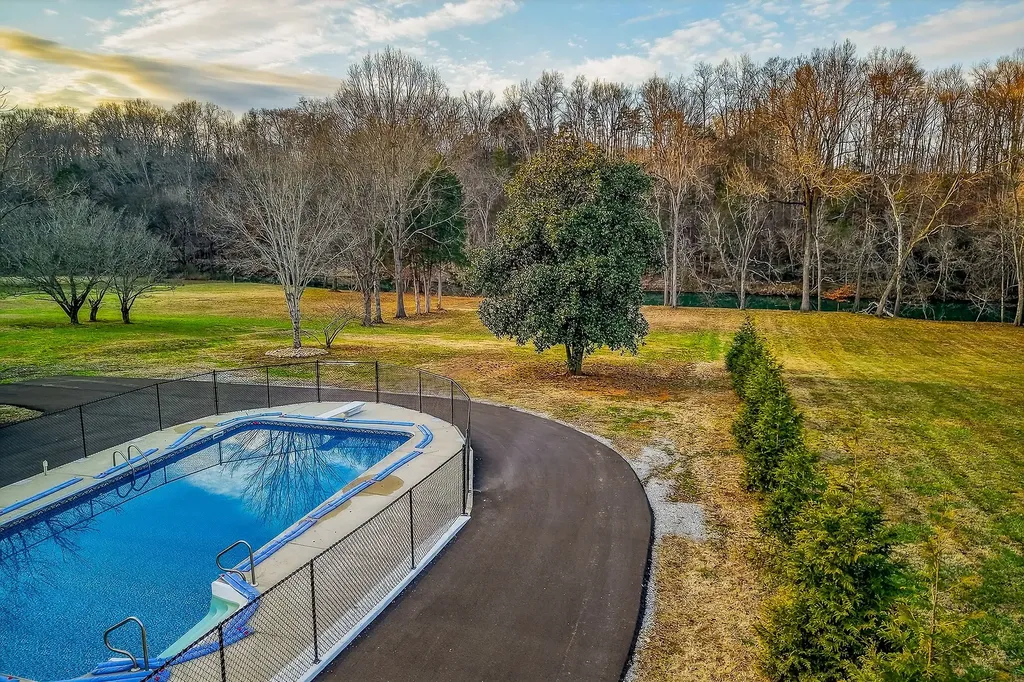 962 Indian Mound Drive Mcminnville TN 37110