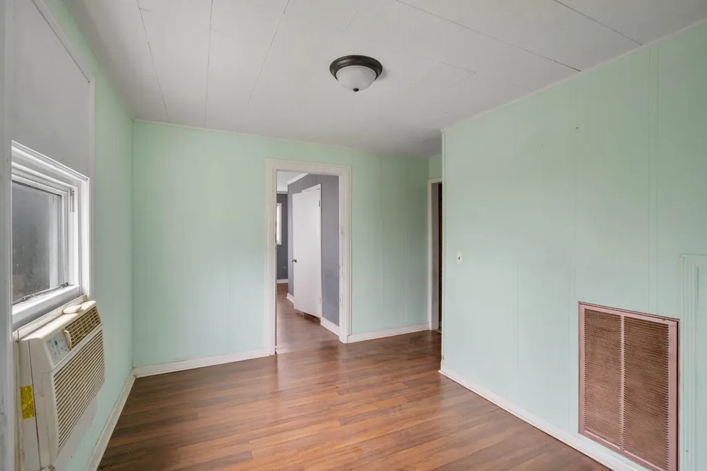 699 Oak Street Lafayette TN 37083