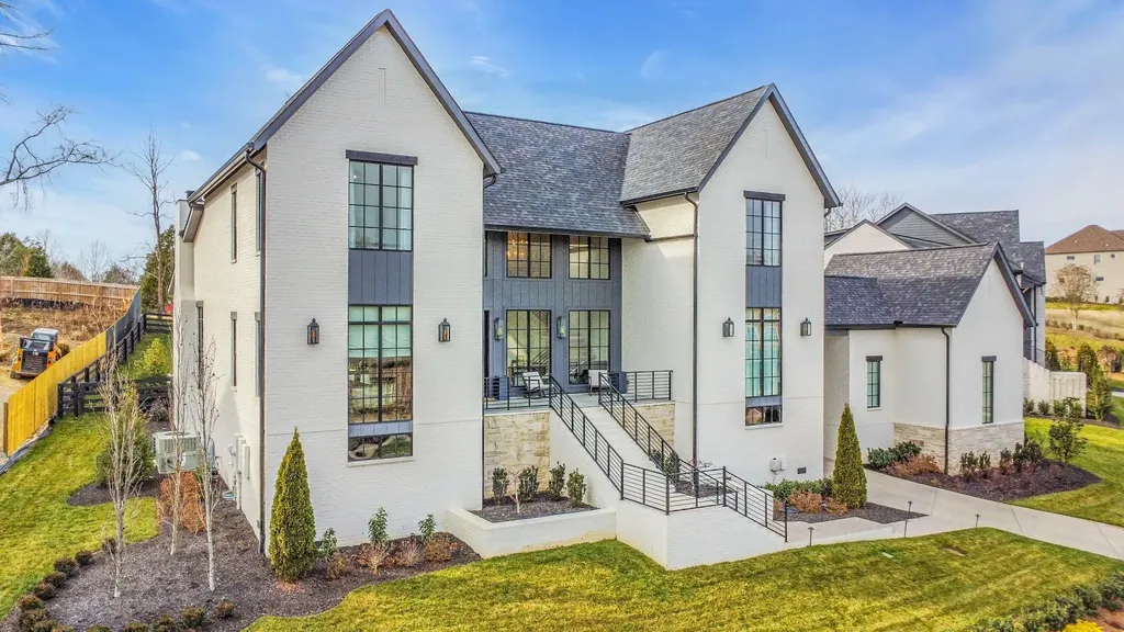 7060 Lanceleaf Drive College Grove TN 37046