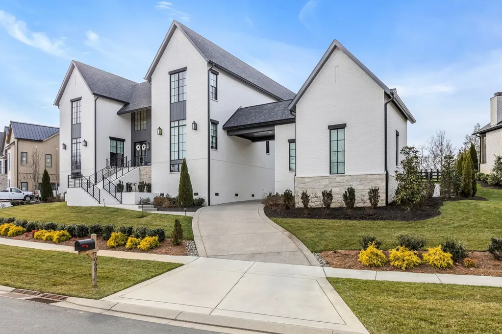7060 Lanceleaf Drive College Grove TN 37046