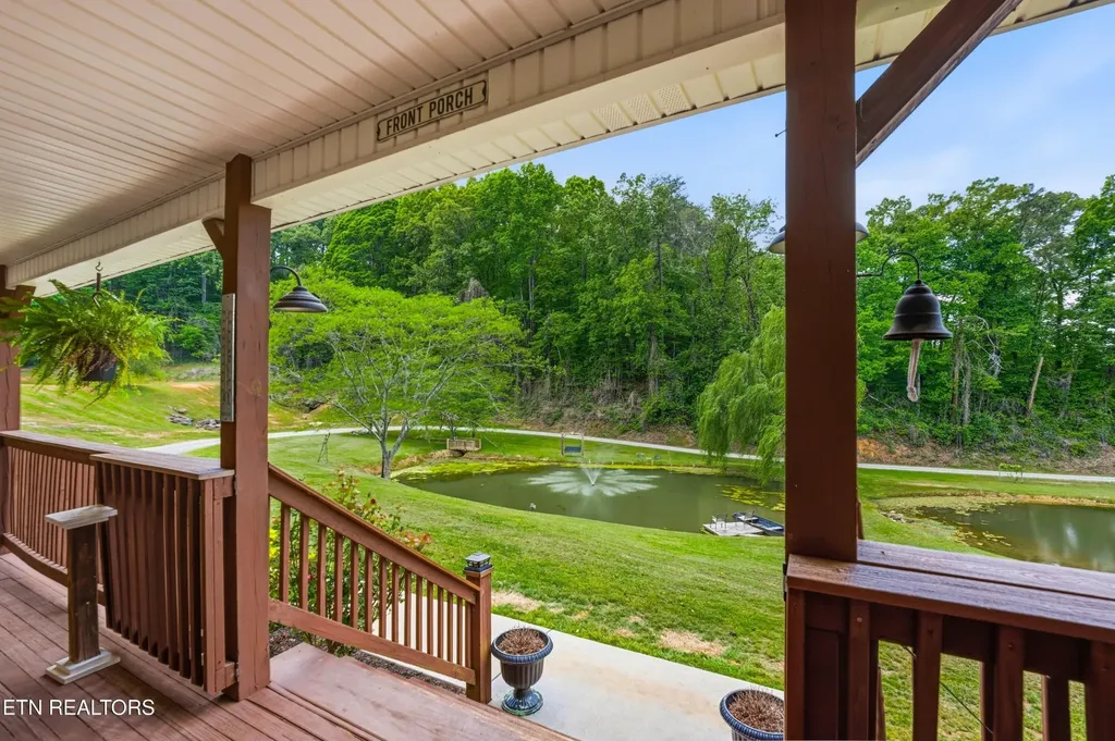 1913 E Union Valley Road Seymour TN 37865