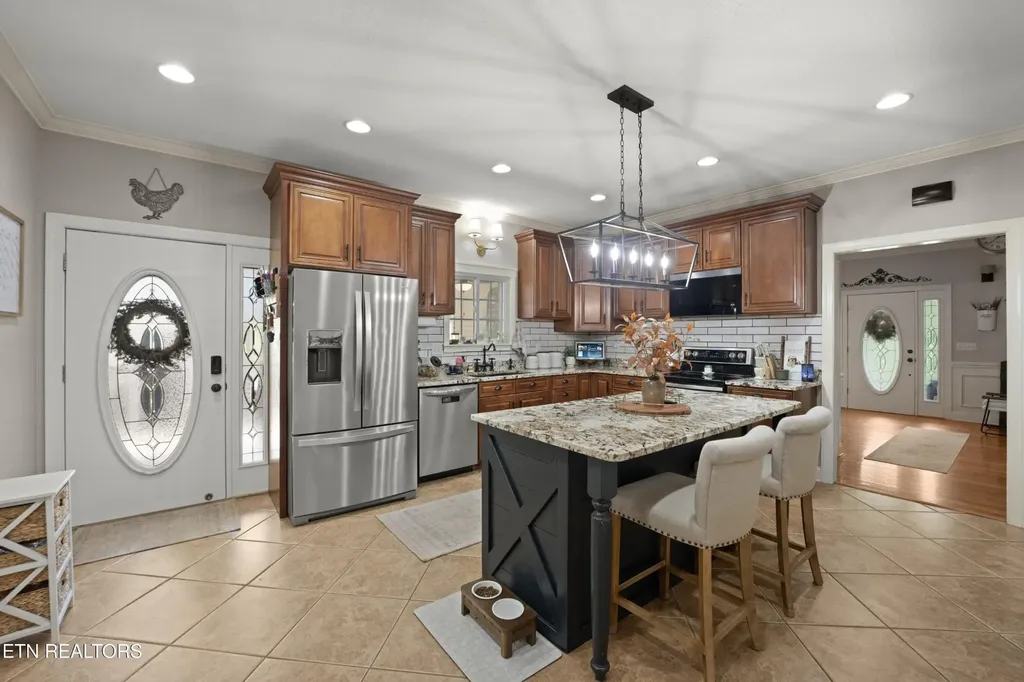 1913 E Union Valley Road Seymour TN 37865