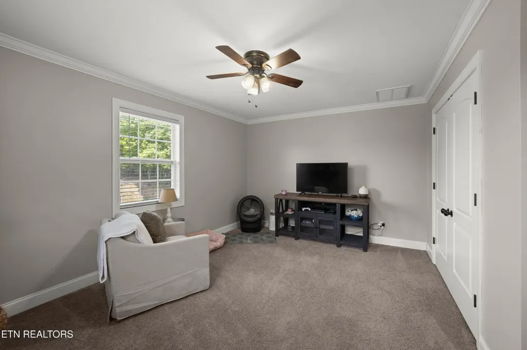 1913 E Union Valley Road Seymour TN 37865