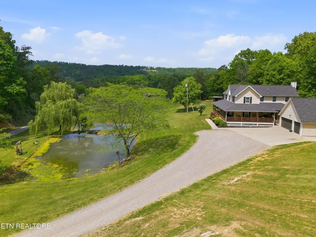 1913 E Union Valley Road Seymour TN 37865