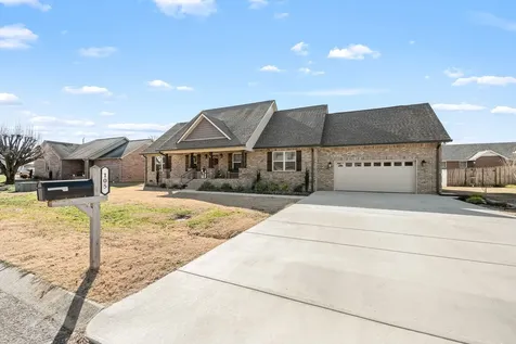 105 Cumberland Court Tullahoma TN 37388