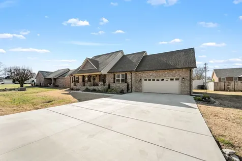105 Cumberland Court Tullahoma TN 37388
