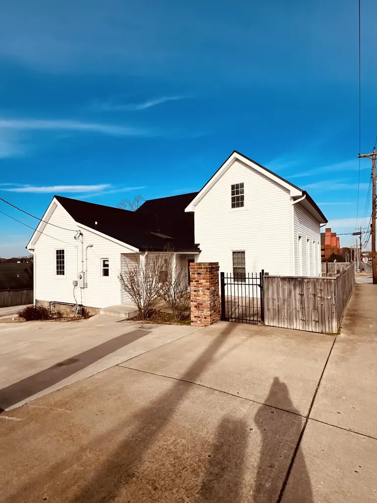 748 Main Street Clarksville TN 37040
