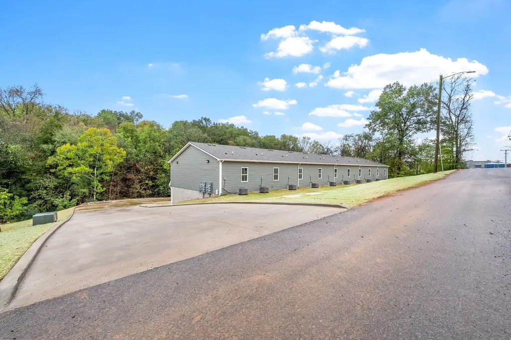 329 Cedar Court Clarksville TN 37042