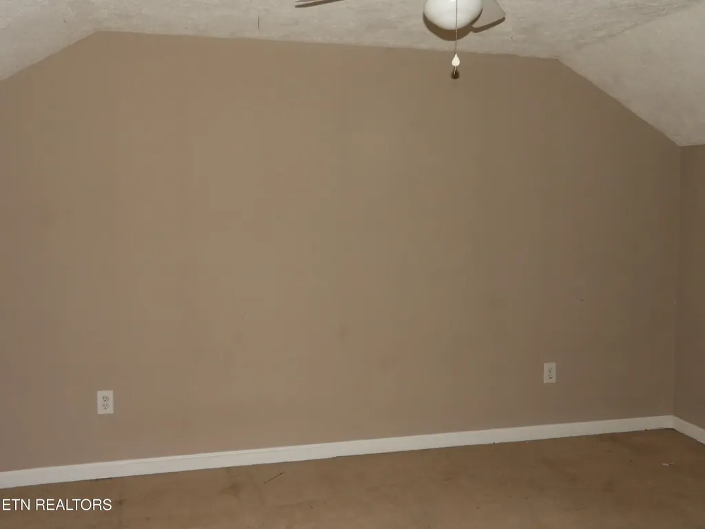 130 Hickory Lane Crossville TN 38555