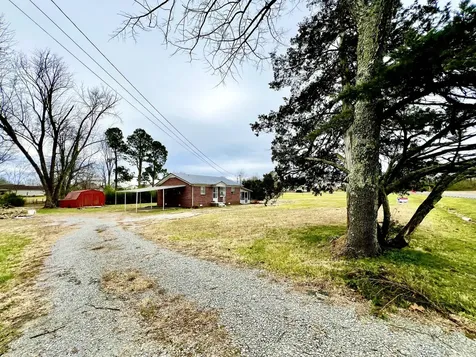 9199 Highway 20 Summertown TN 38483
