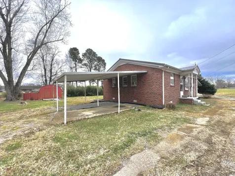 9199 Highway 20 Summertown TN 38483