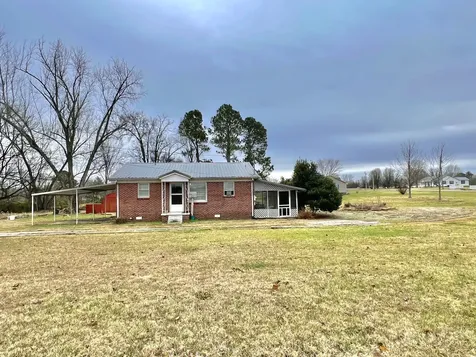 9199 Highway 20 Summertown TN 38483