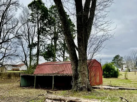 9199 Highway 20 Summertown TN 38483