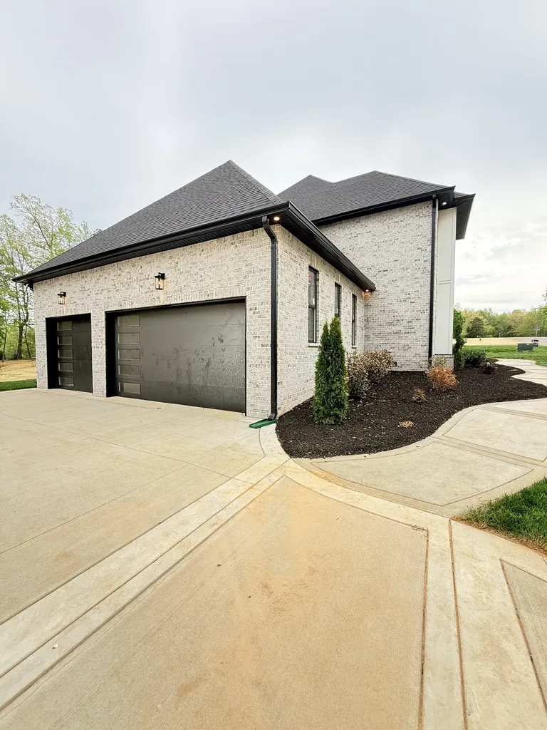 4009 Sadie Grace Way Clarksville TN 37042