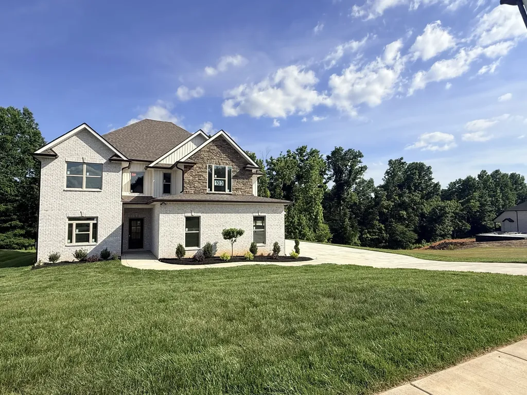 373 Young Lane Pleasant View TN 37146
