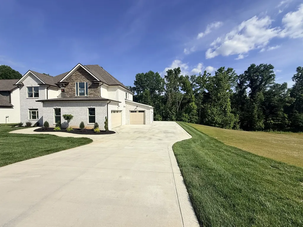 373 Young Lane Pleasant View TN 37146