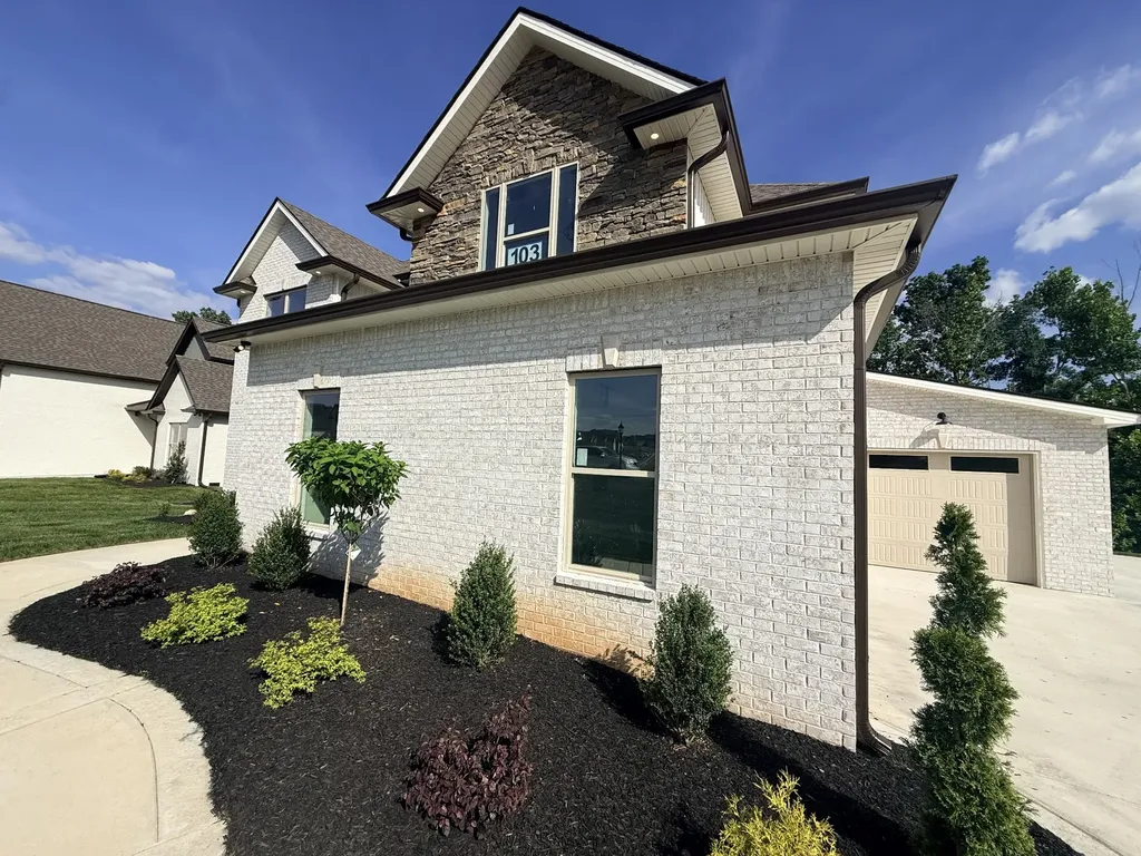 373 Young Lane Pleasant View TN 37146