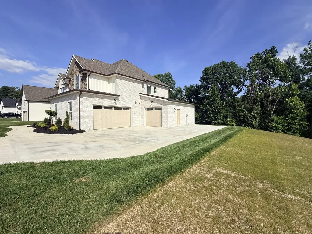373 Young Lane Pleasant View TN 37146