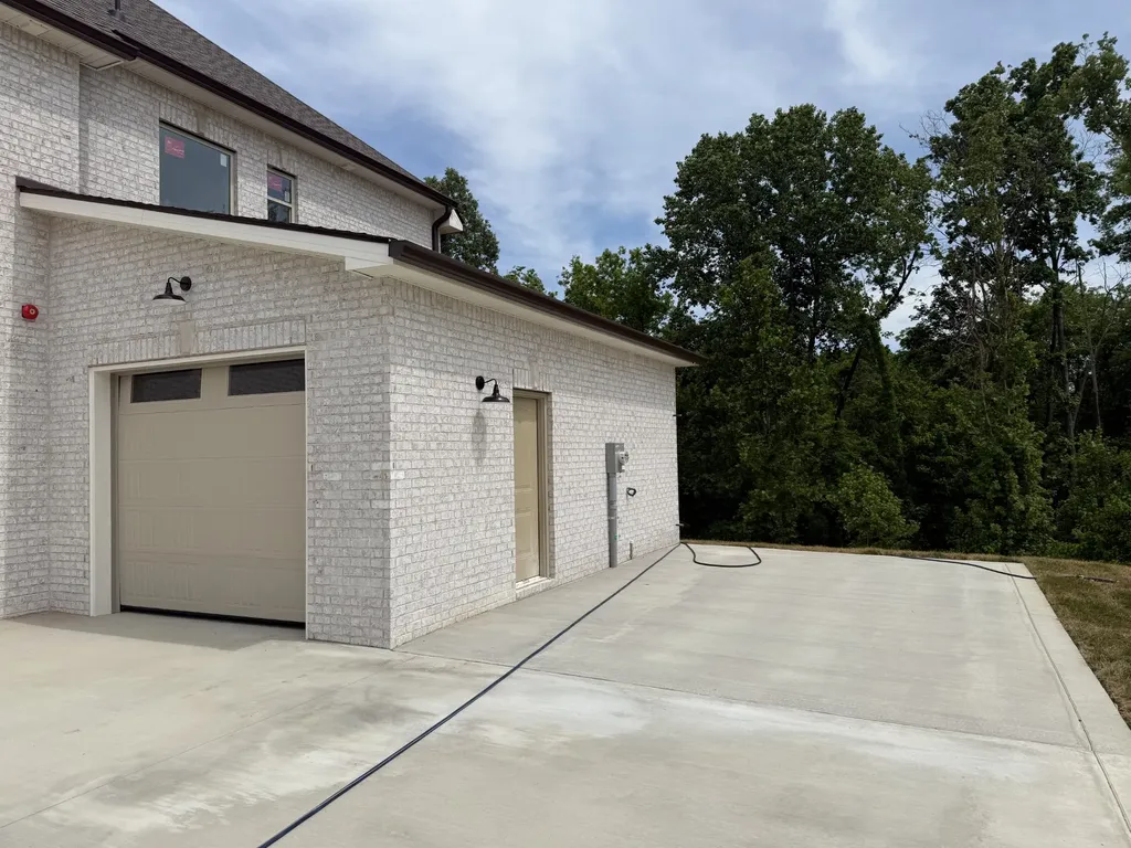 373 Young Lane Pleasant View TN 37146