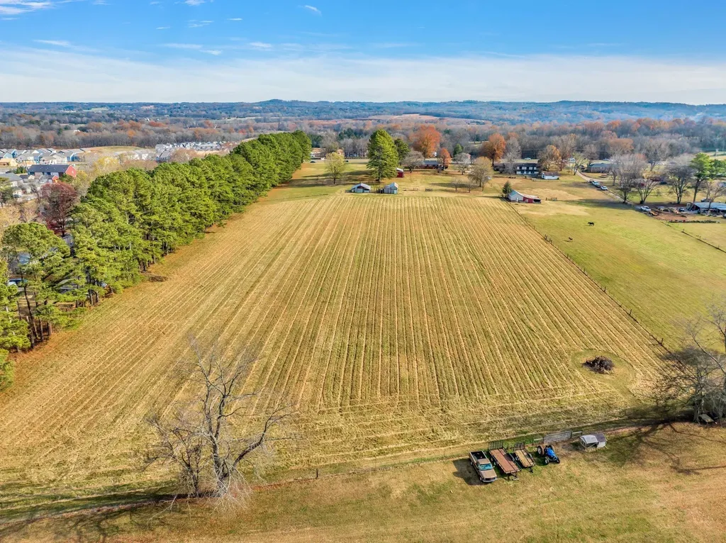 2345 Nashville Highway Columbia TN 38401