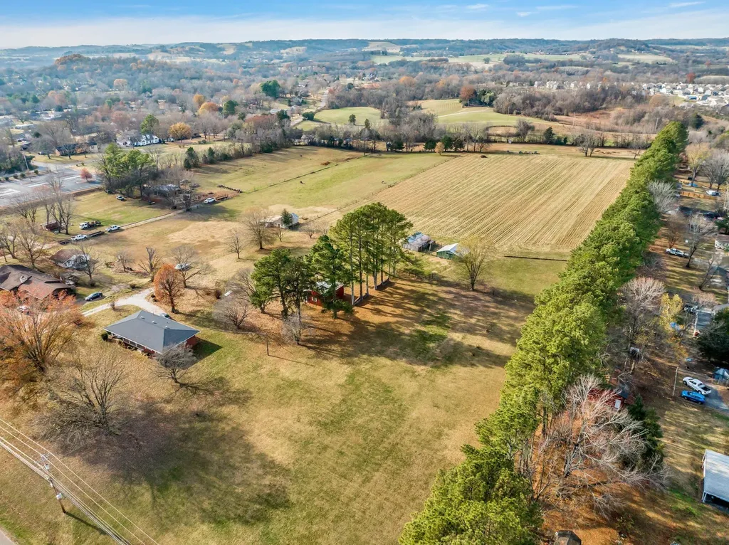 2345 Nashville Highway Columbia TN 38401