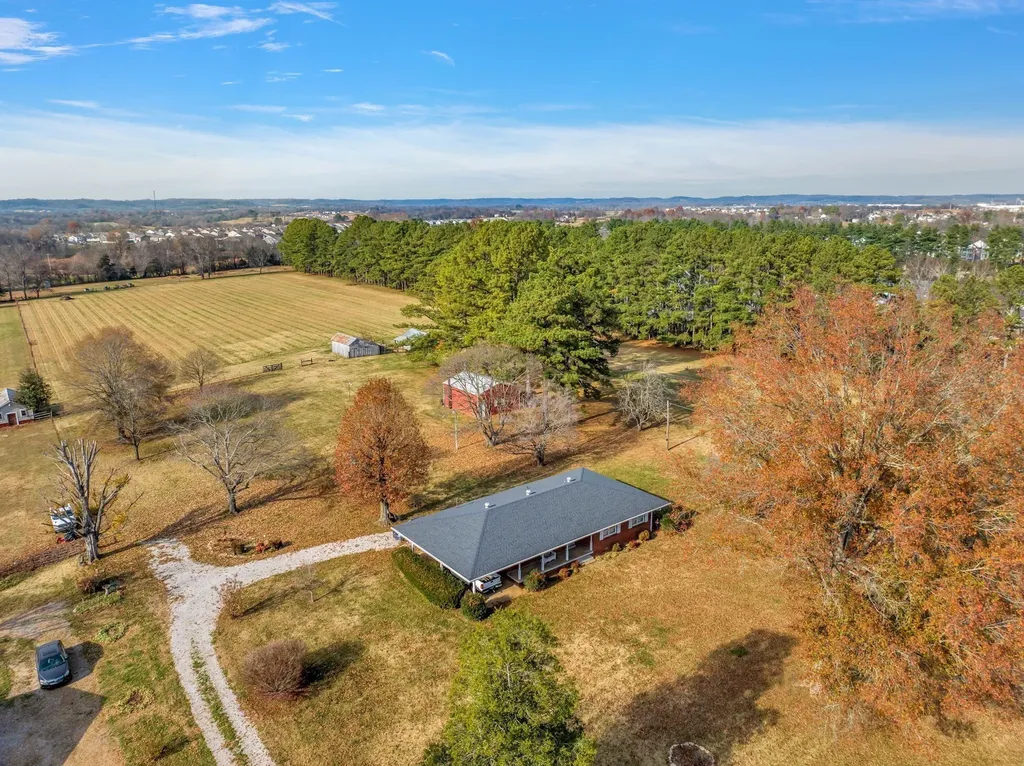 2345 Nashville Highway Columbia TN 38401