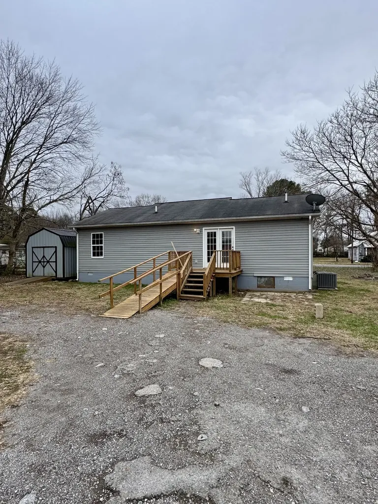 506 3rd Street Lawrenceburg TN 38464
